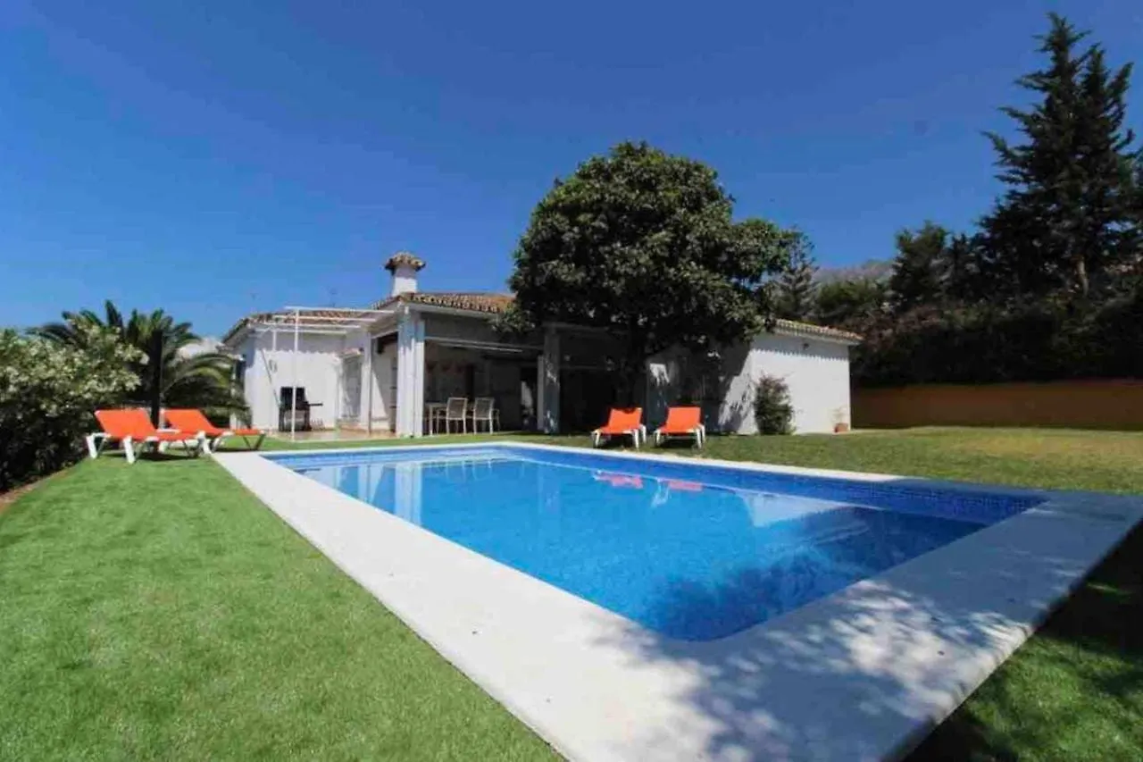 Villa Quimera En Marbella contacts
